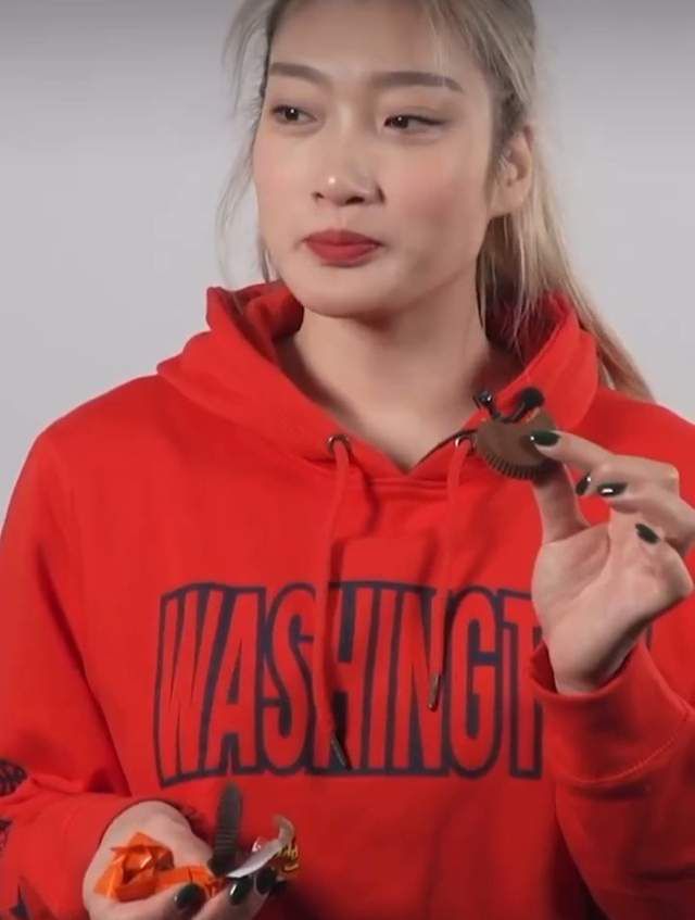 臀部漂亮的同事